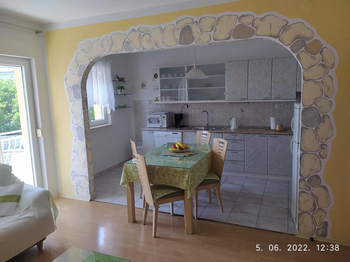 Apartment Sara Novi Vinodolski Extérieur photo