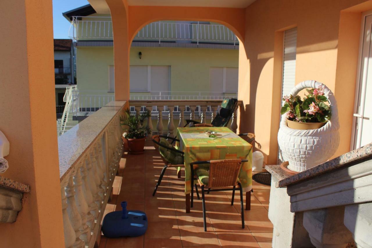 Apartment Sara Novi Vinodolski Extérieur photo