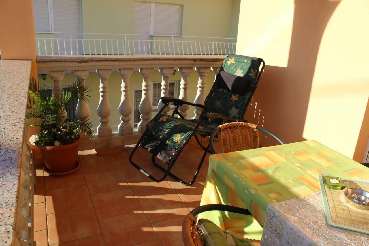 Apartment Sara Novi Vinodolski Extérieur photo